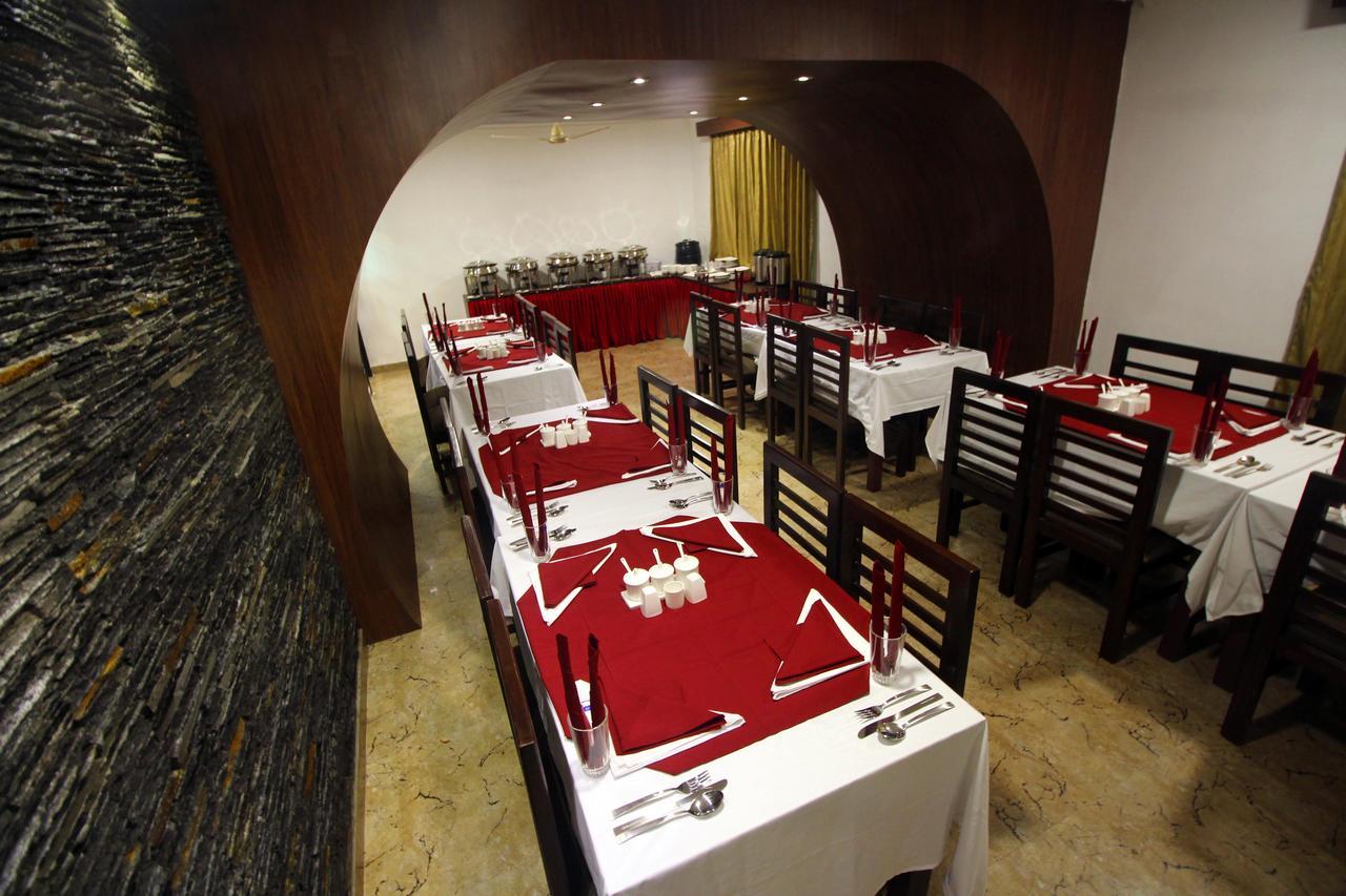 Hotel Green Leaf Σριναγκάρ Εξωτερικό φωτογραφία
