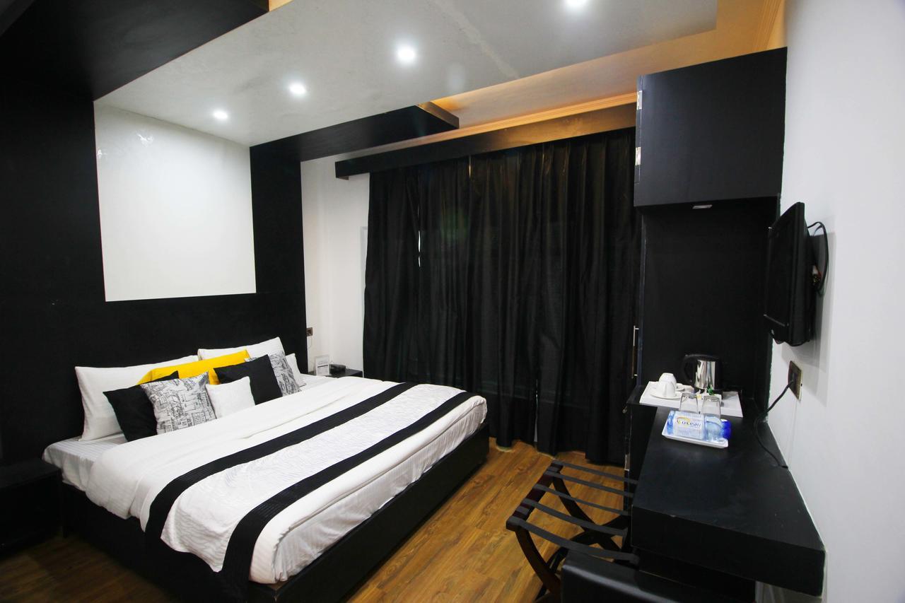Hotel Green Leaf Σριναγκάρ Εξωτερικό φωτογραφία