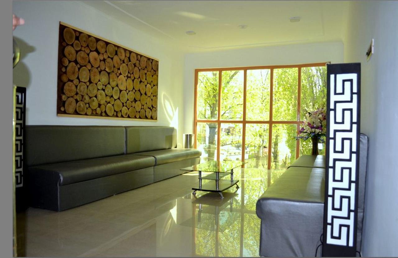 Hotel Green Leaf Σριναγκάρ Εξωτερικό φωτογραφία