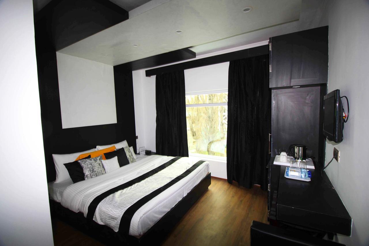 Hotel Green Leaf Σριναγκάρ Εξωτερικό φωτογραφία